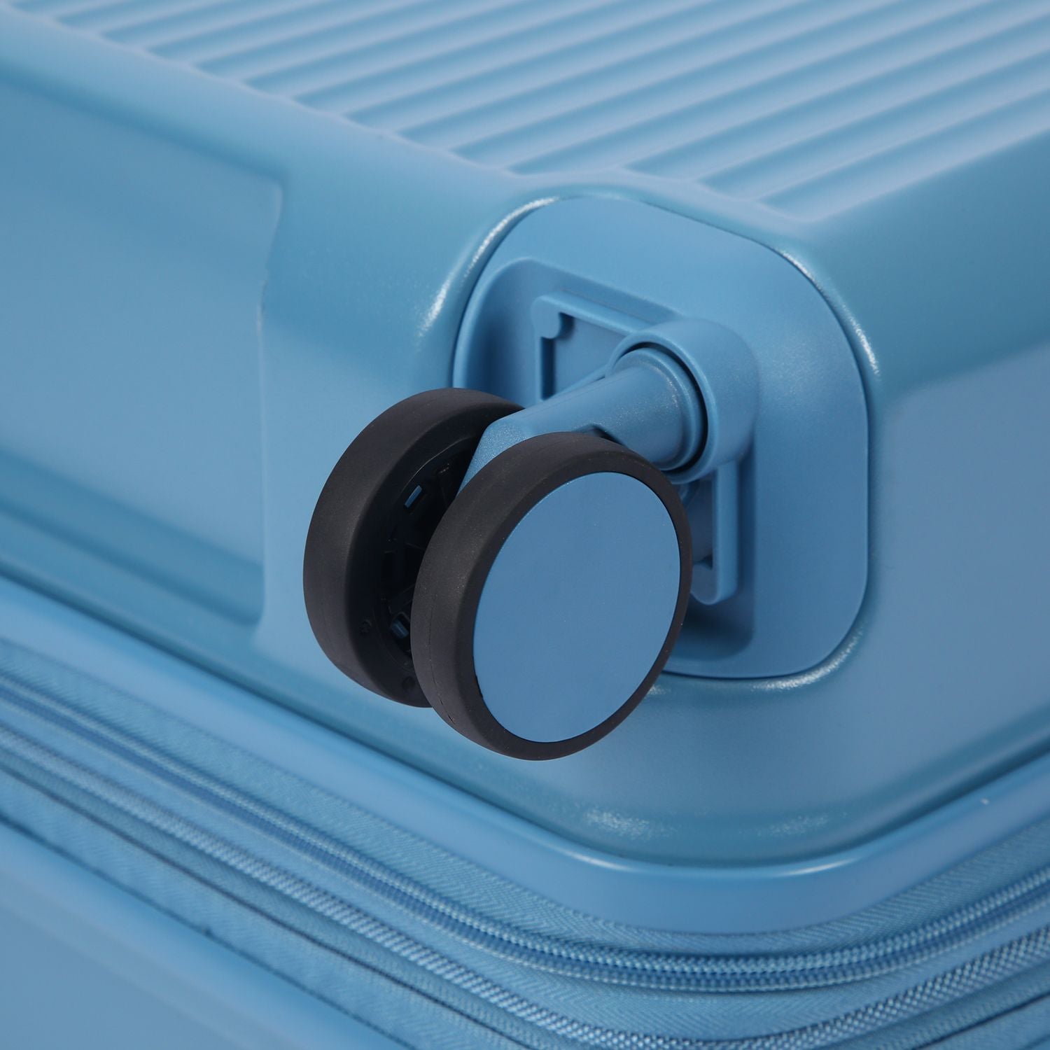 Crossing Vive Polycarbonate Expandable Medium Luggage T25