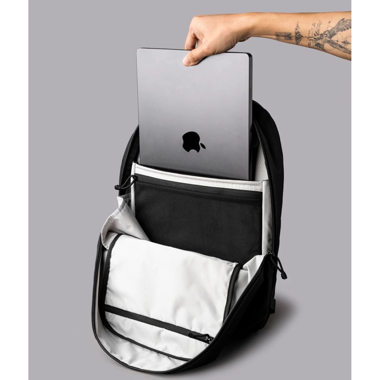 ALPAKA Aero Backpack Lite Axoflux 210D 16L