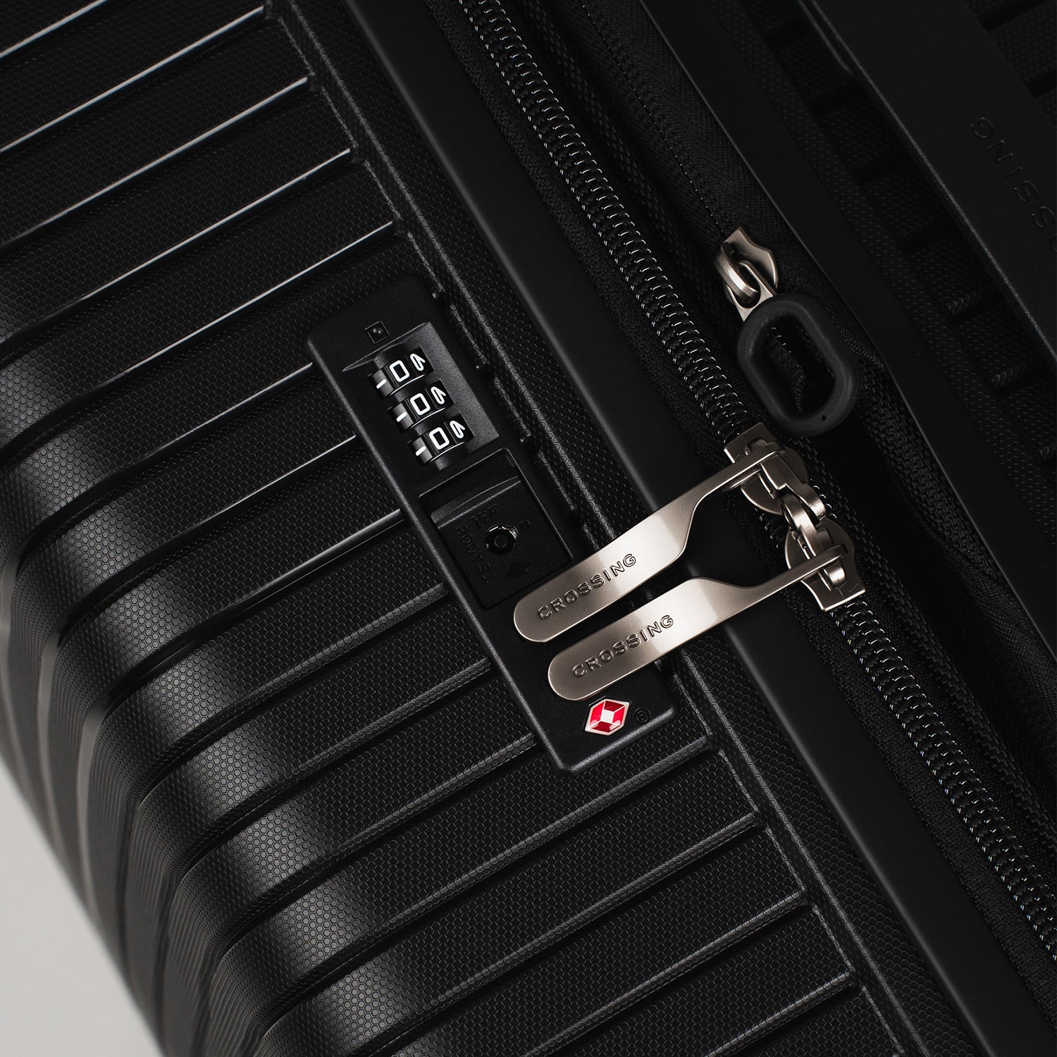 Crossing GLID Polypropylene Medium 25" Luggage