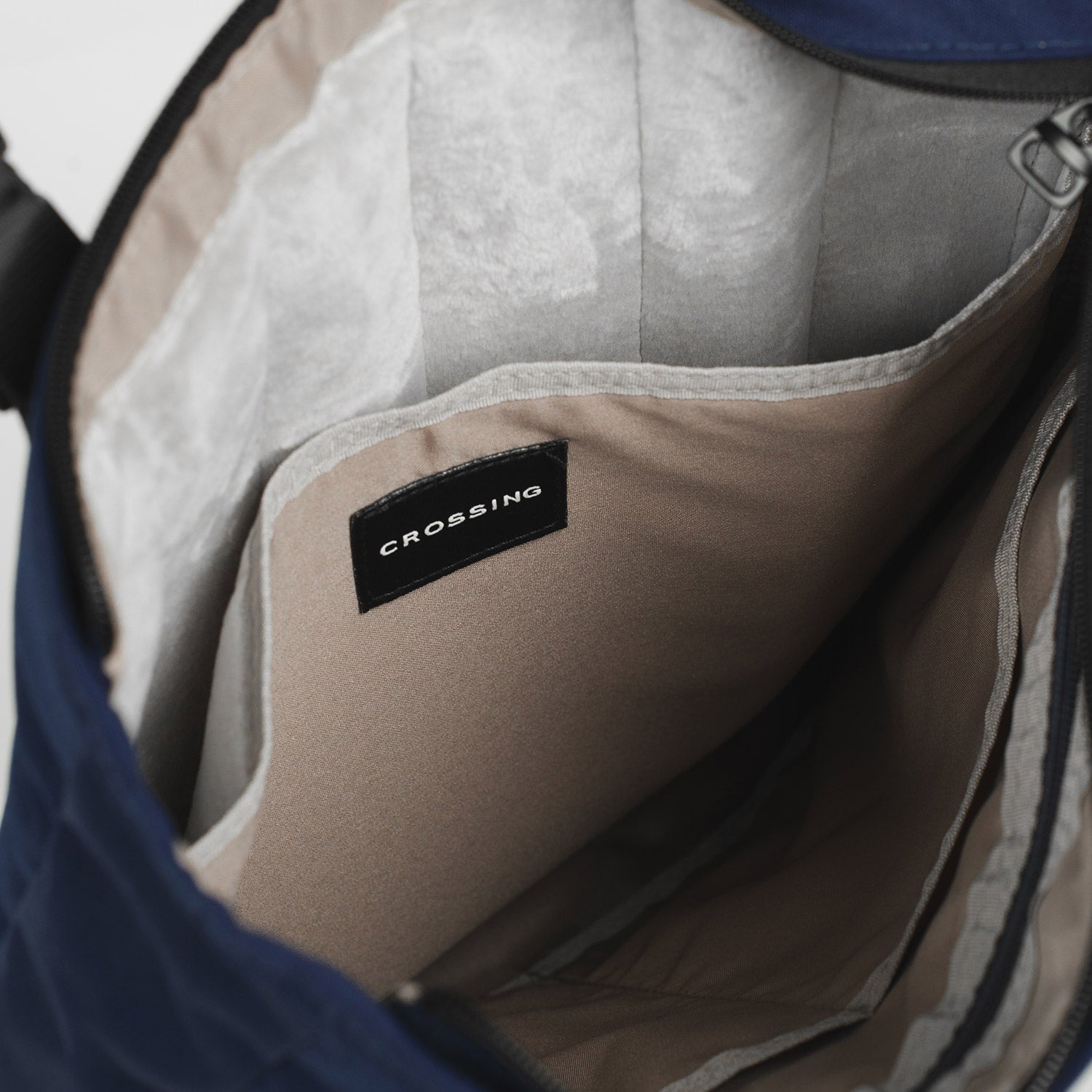 Crossing Jet Set Carry Laptop 14” Tote with RFID (SA)