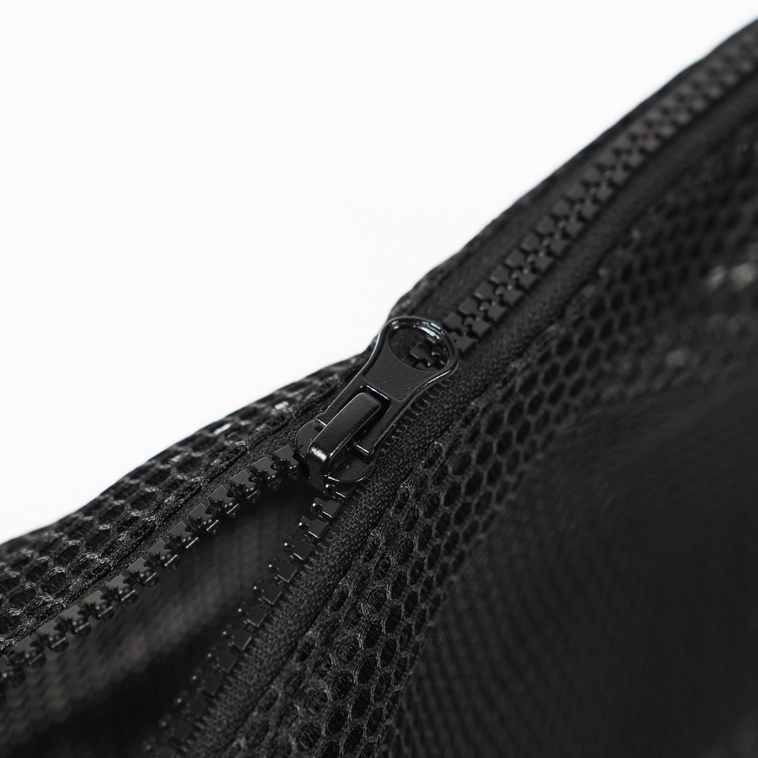 Crossing Jules Everywhere Mesh Pouch (Large)