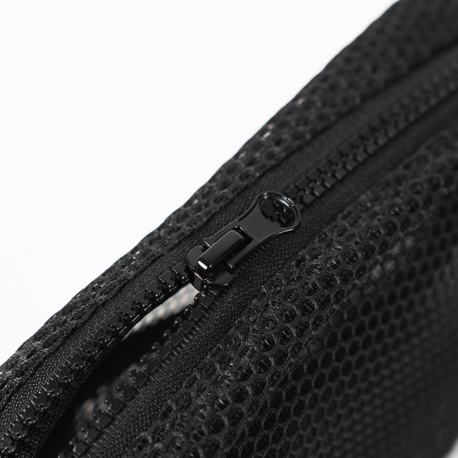 Crossing Jules Everywhere Mesh Pouch (Small)