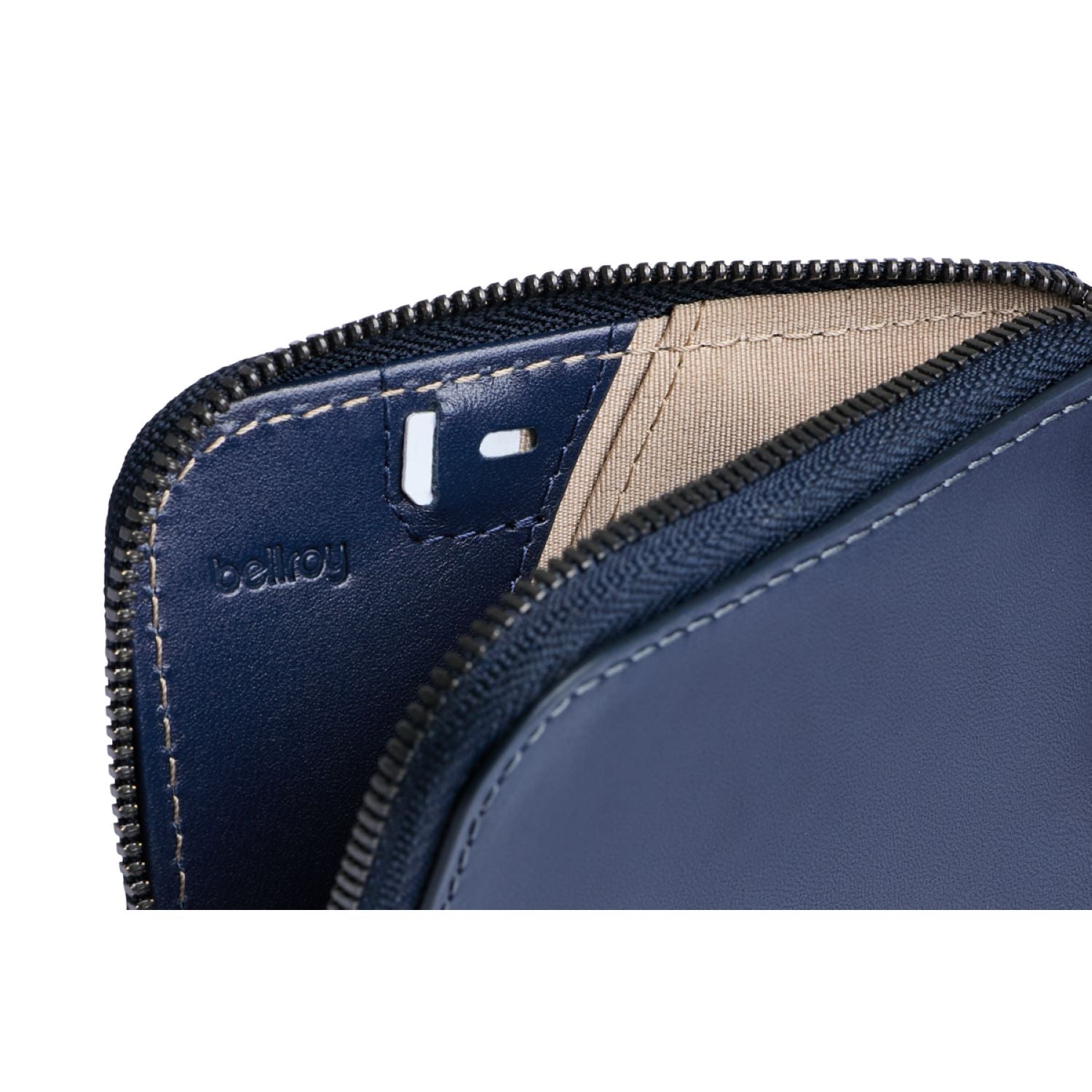 bellroy-card-pocket-navy-v2-6