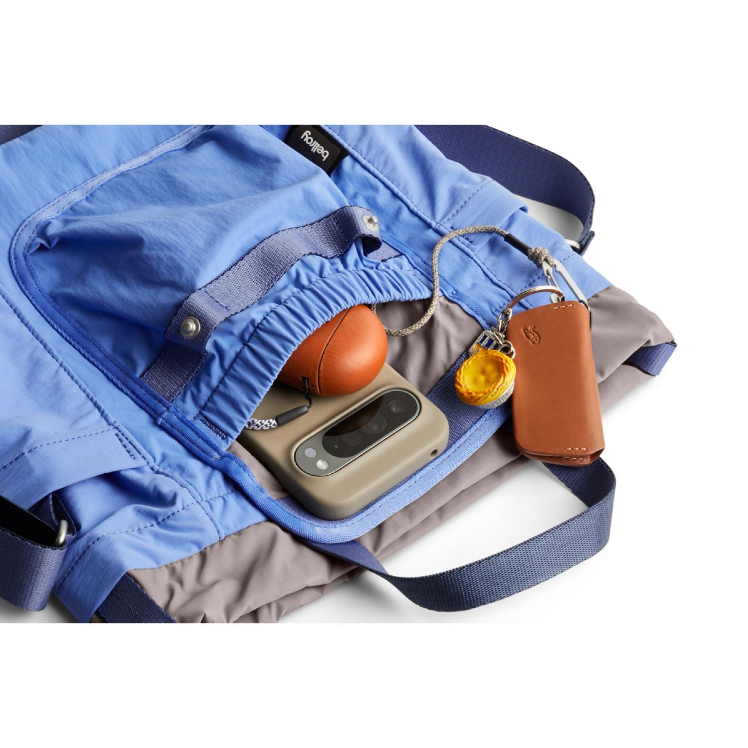 bellroy-cinch-bucket-bag-denim-blue-6