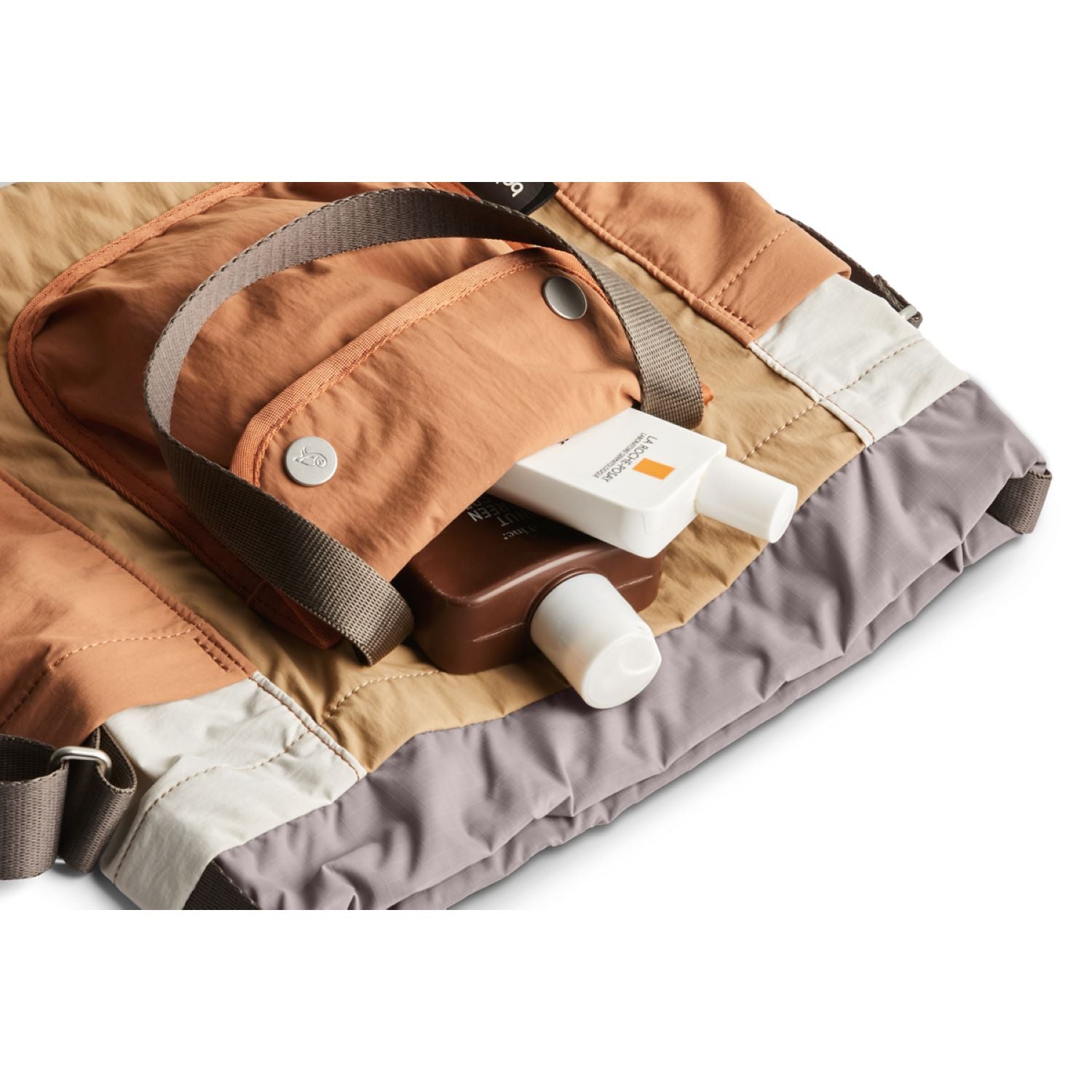 bellroy-cinch-bucket-bag-sand-dune-5