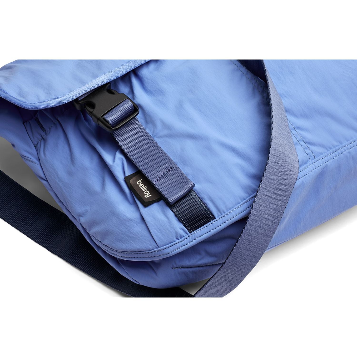 bellroy-cinch-messenger-bag-denim-blue-7