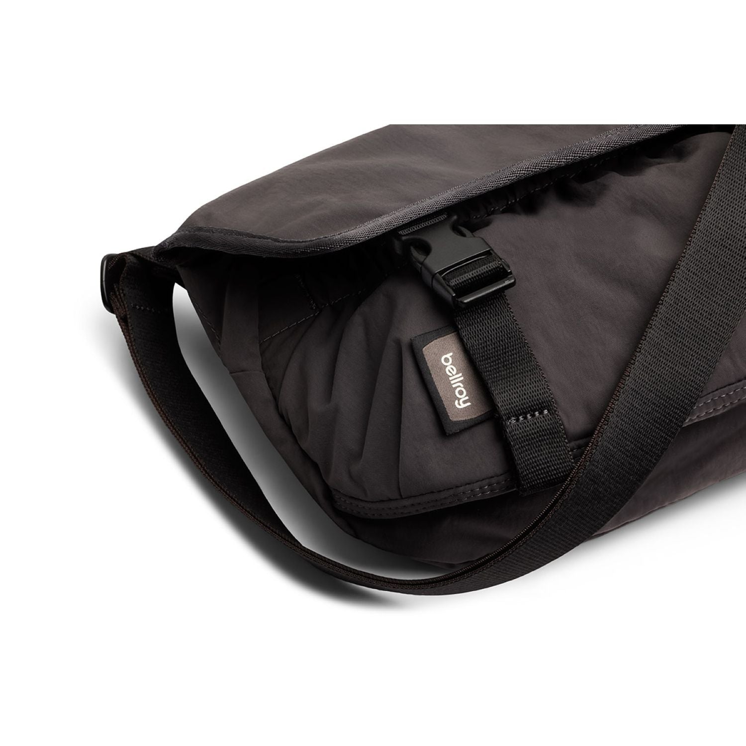 bellroy-cinch-mini-messenger-bag-charcoal-7