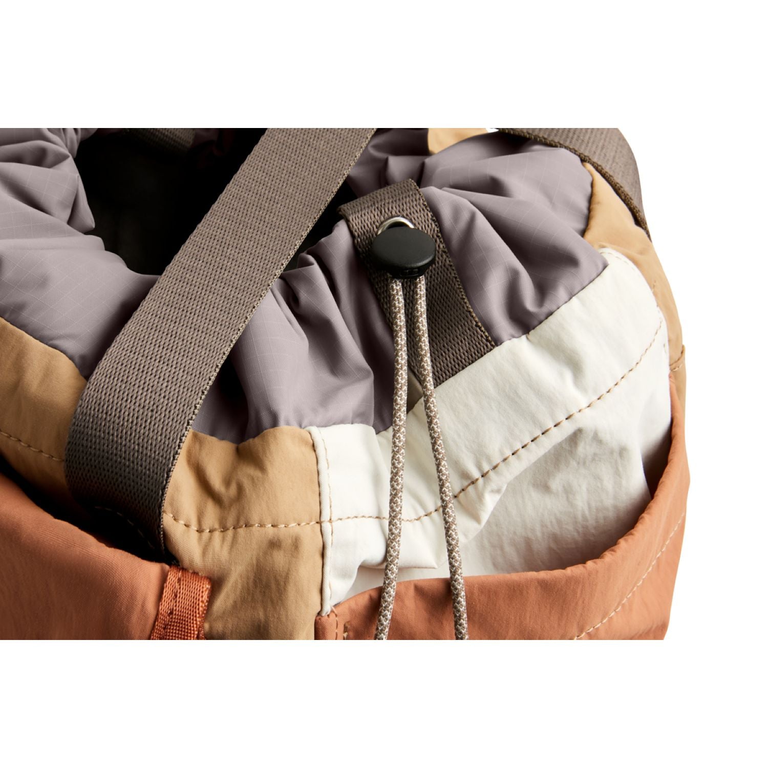 bellroy-cinch-tote-sand-dune-4