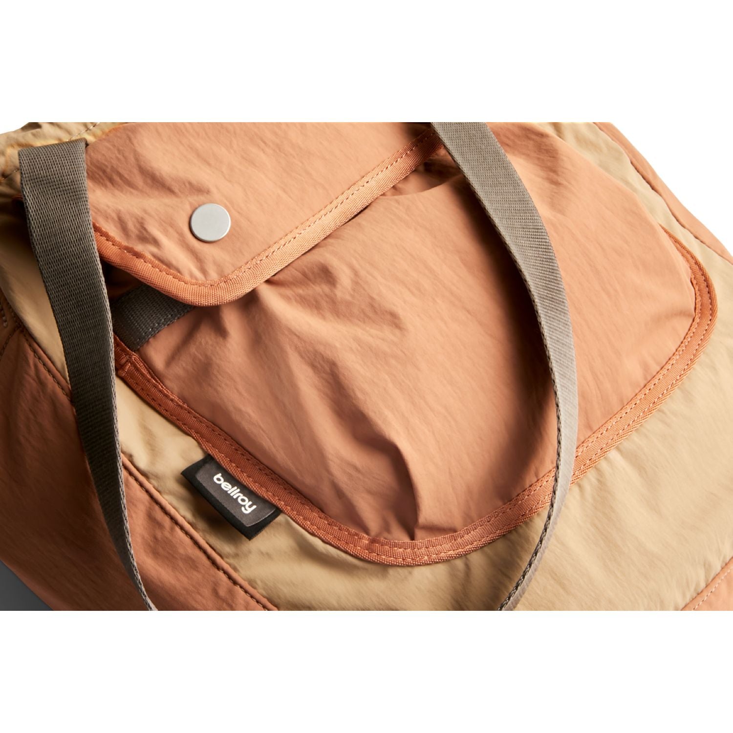 bellroy-cinch-tote-sand-dune-7