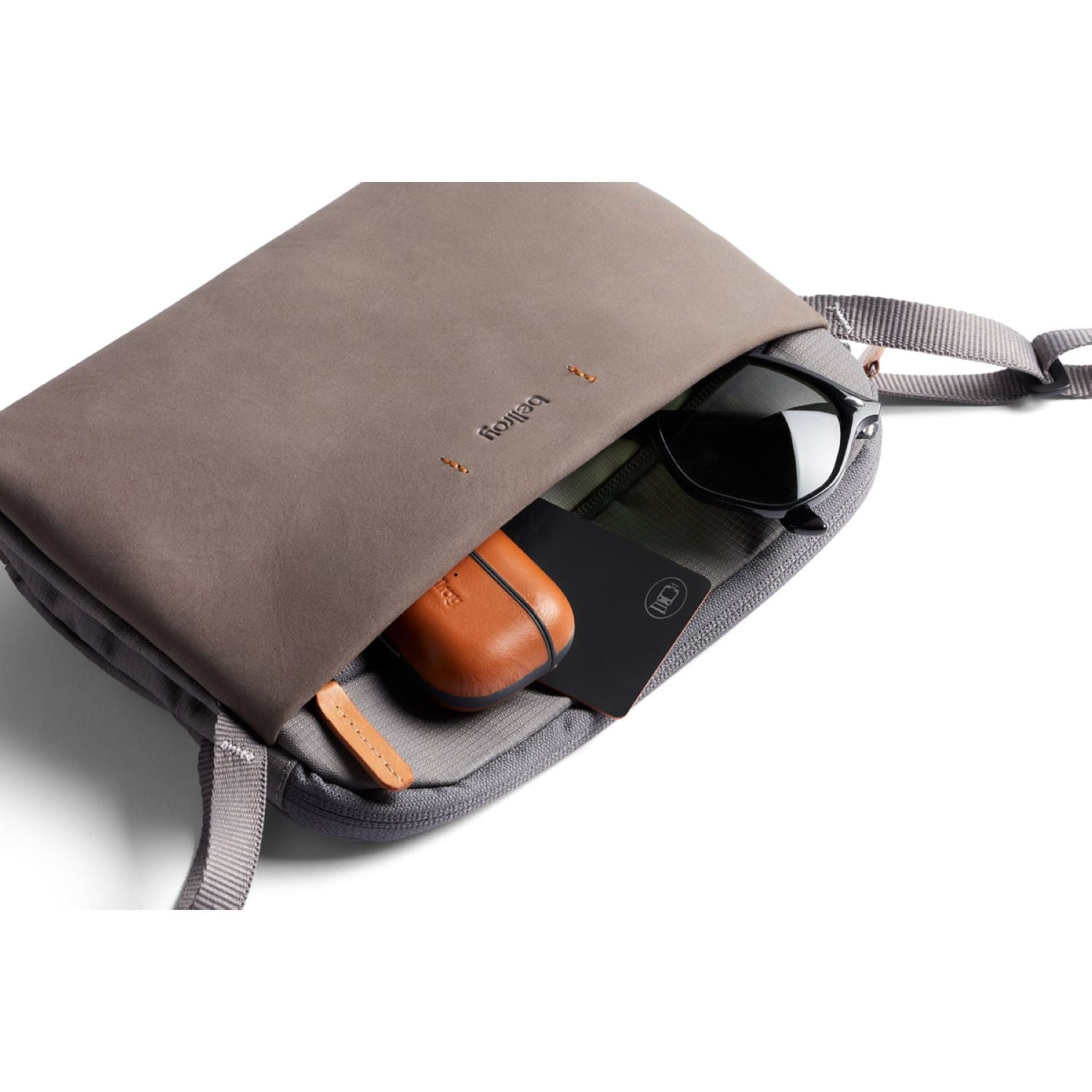 bellroy-city-pouch-plus-premium-edition-storm-grey-5