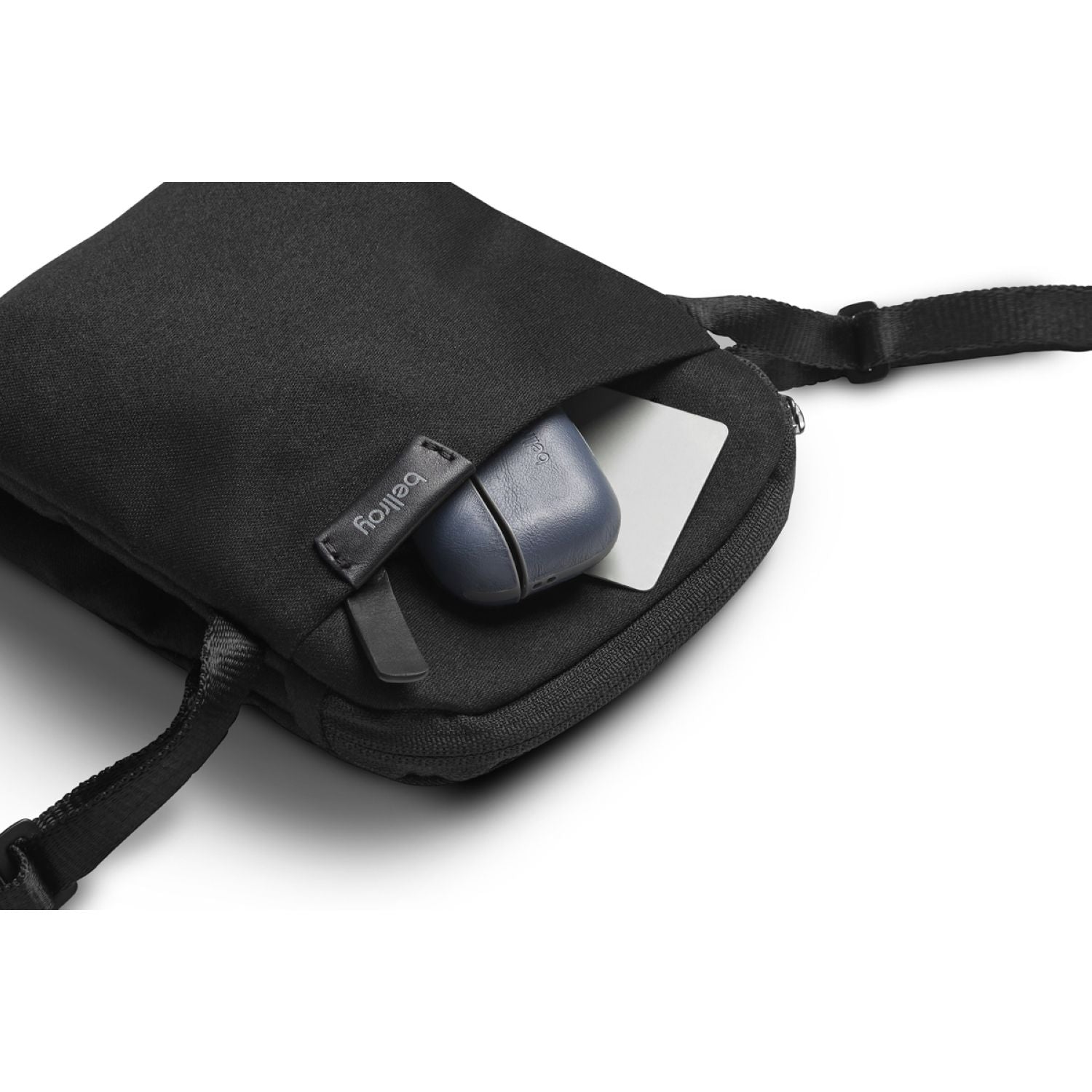 bellroy-city-pouch-melbourne-black-5