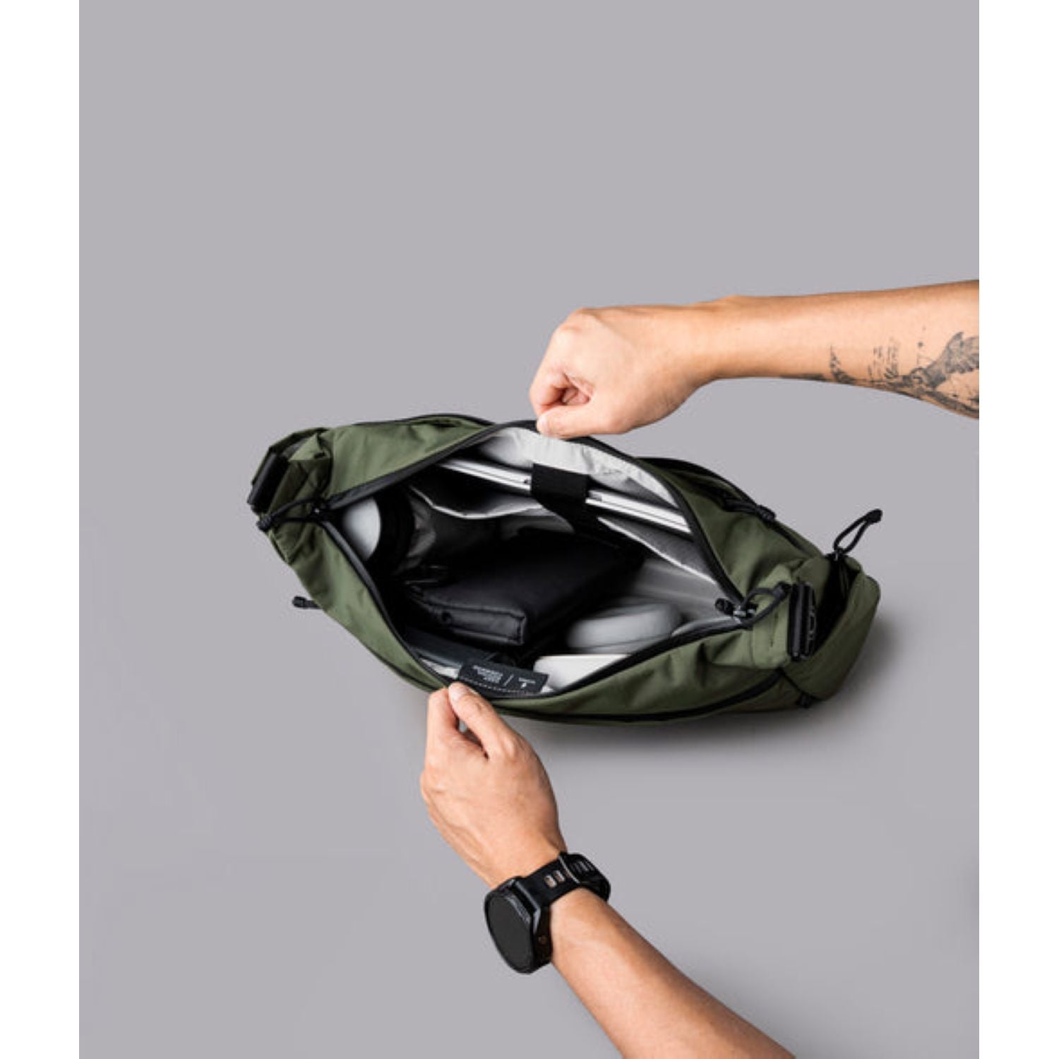 ALPAKA Flight Satchel