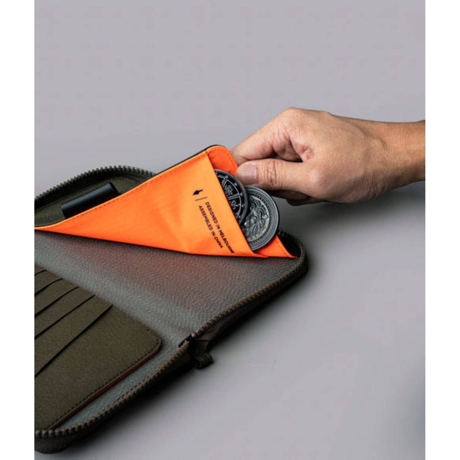 ALPAKA Zip Passport Wallet