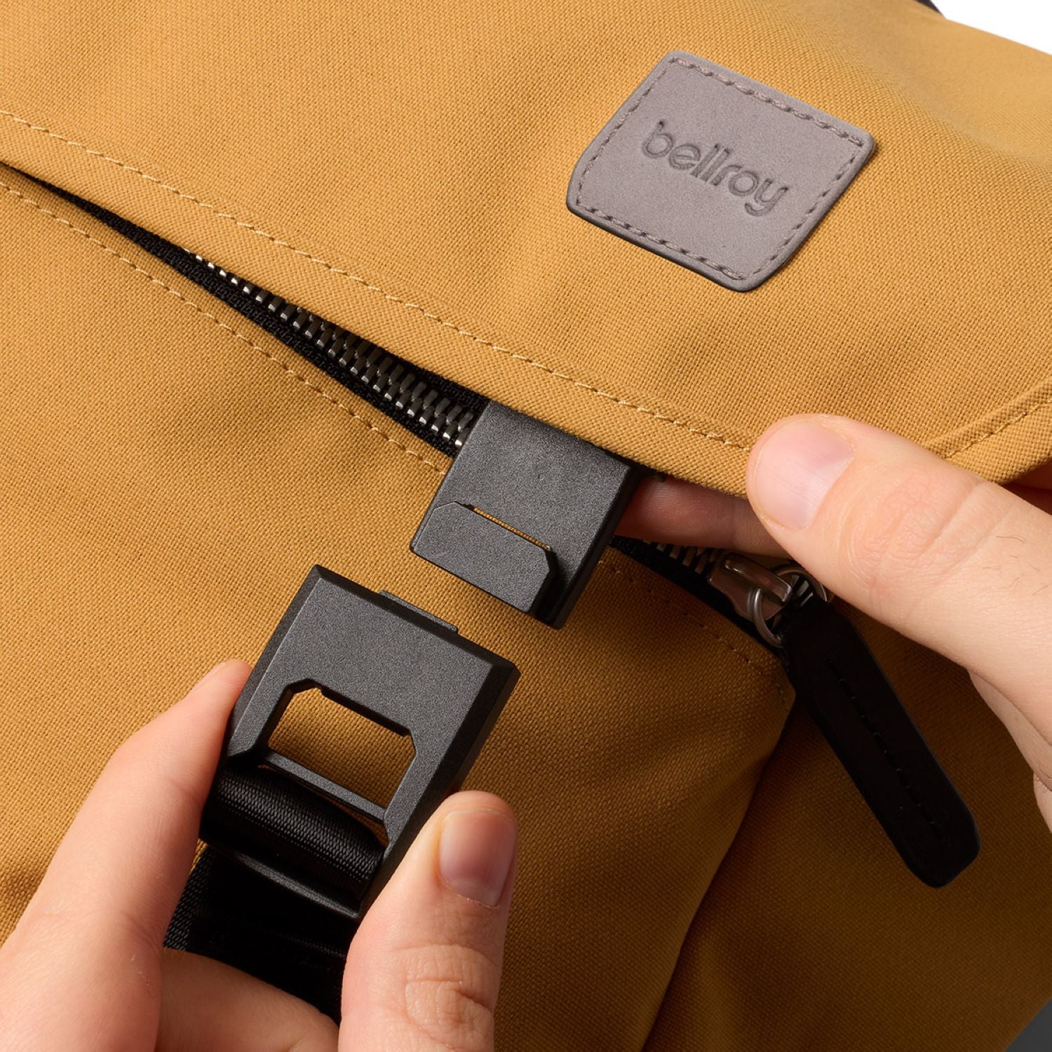 Bellroy Classic Messenger