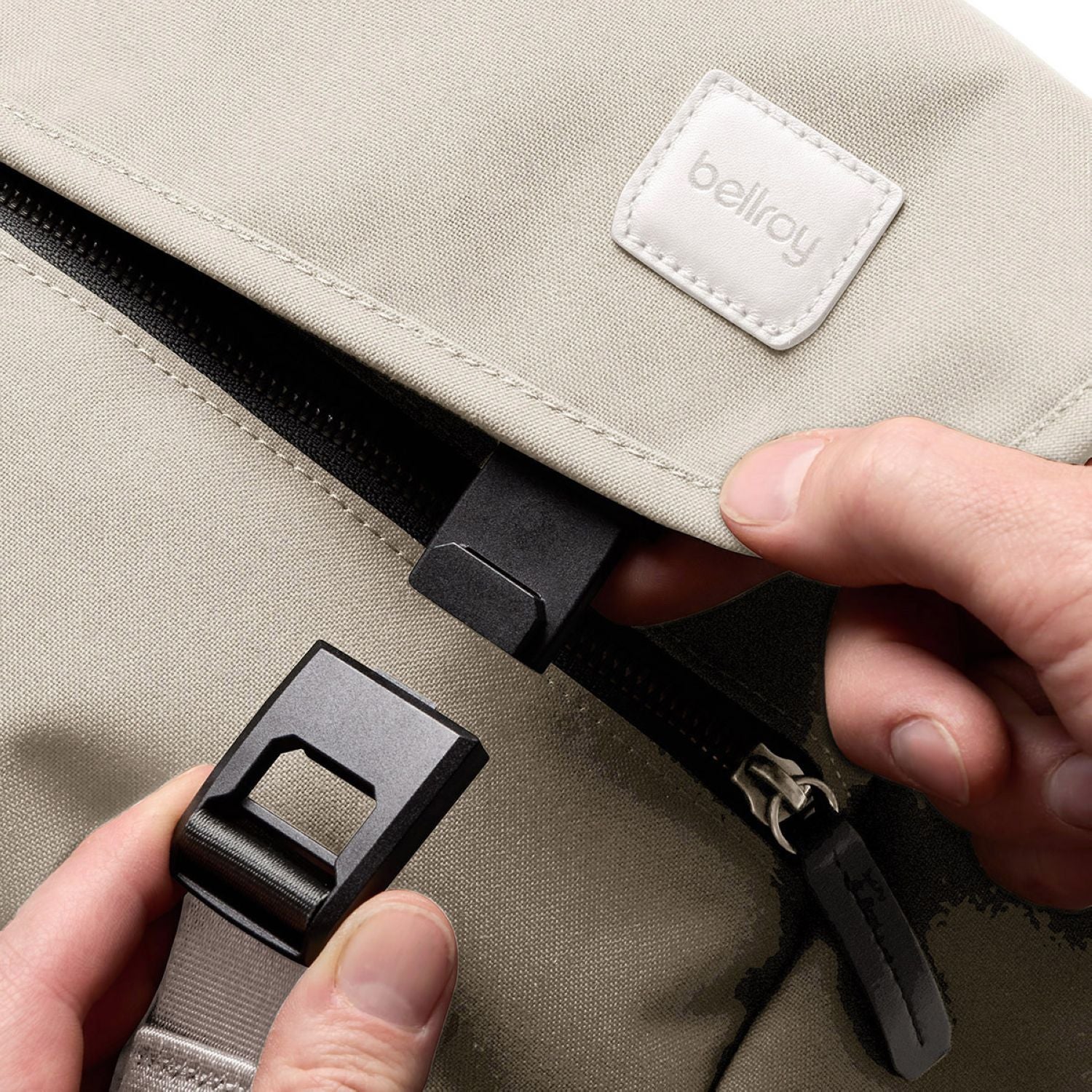 Bellroy Classic Messenger