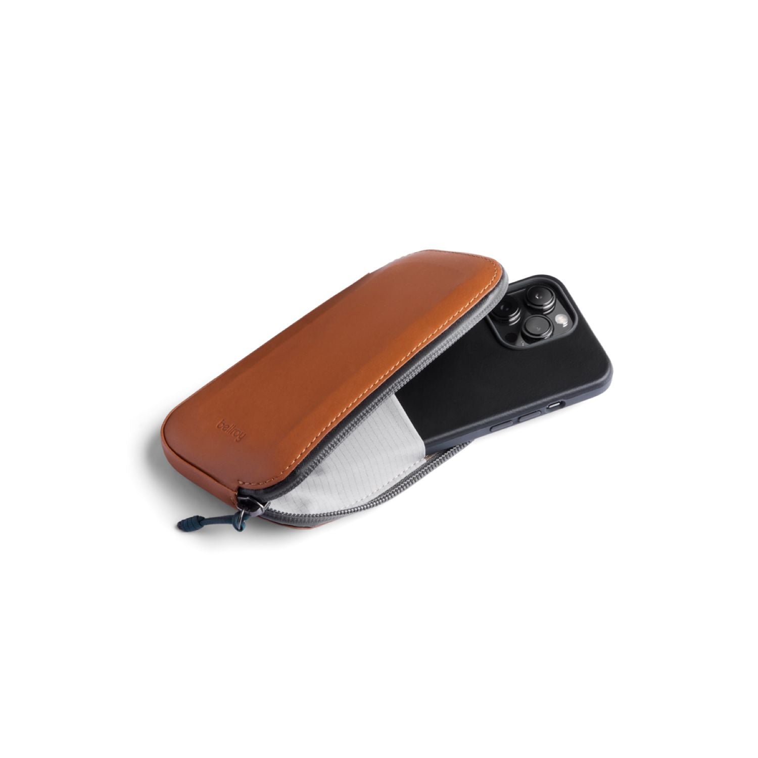 bellroy-all-conditions-phone-pocket-leather-bronze-3