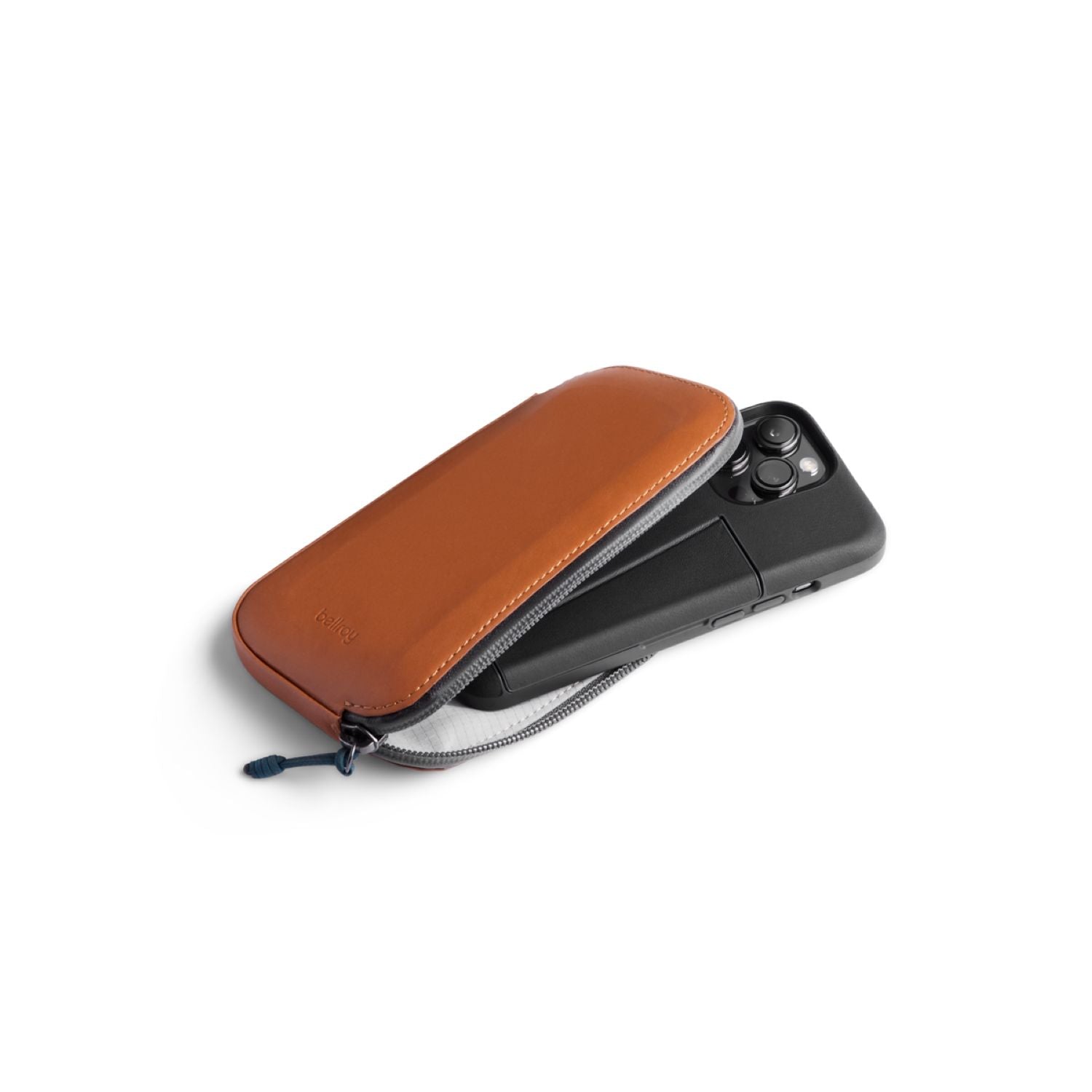 bellroy-all-conditions-phone-pocket-leather-bronze-8