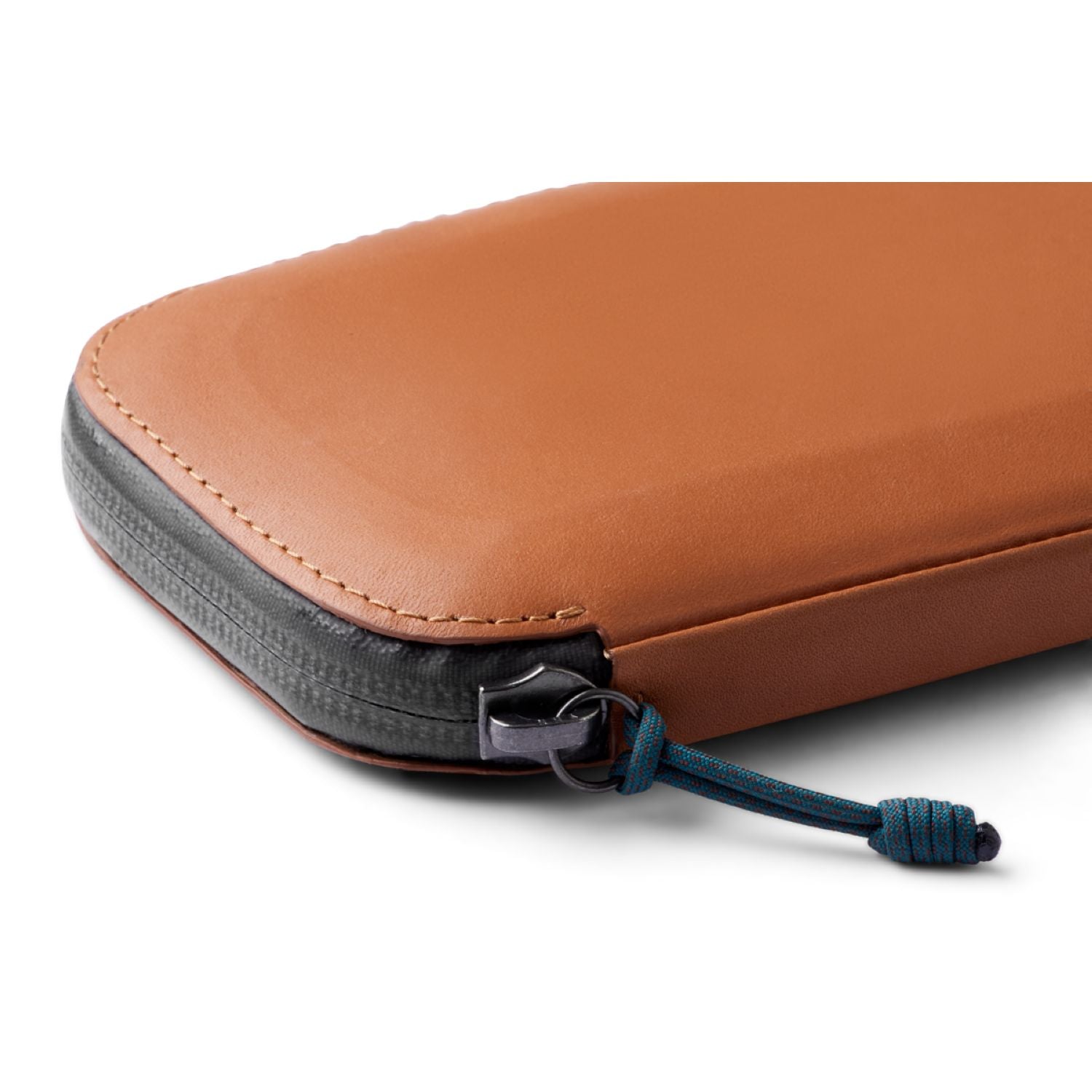 bellroy-all-conditions-phone-pocket-leather-bronze-9