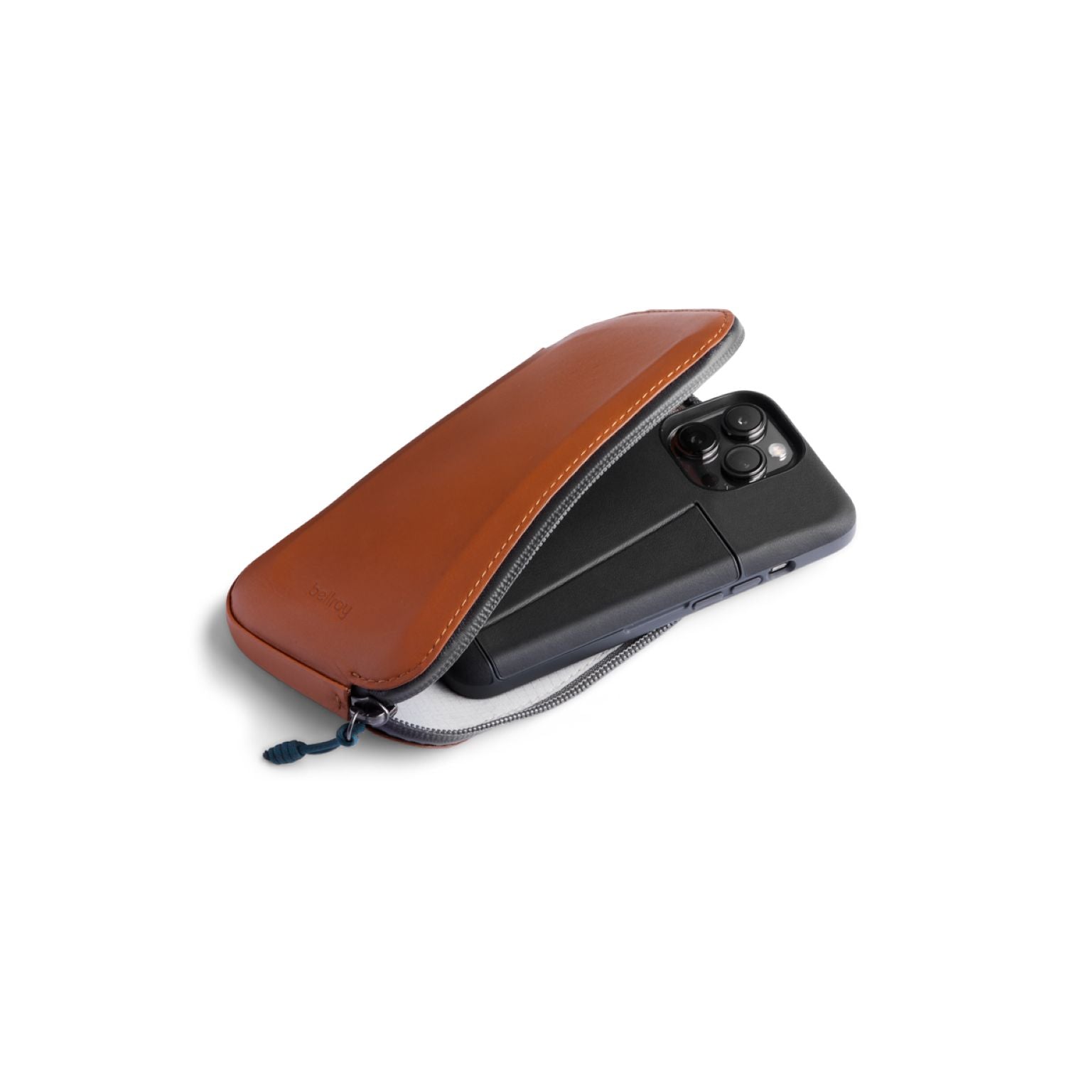 bellroy-all-conditions-phone-pocket-plus-leather-bronze-8