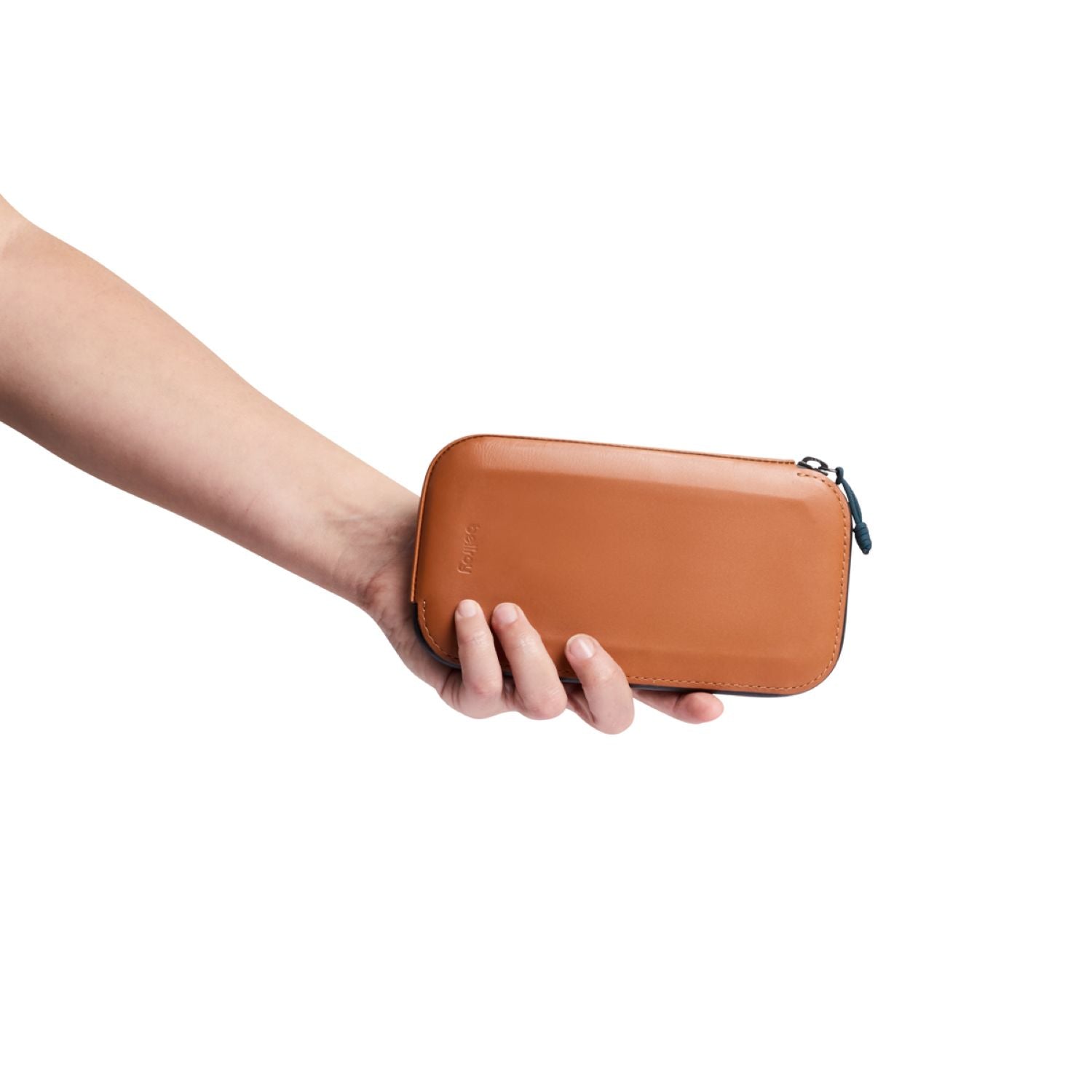 bellroy-all-conditions-phone-pocket-plus-leather-bronze-10