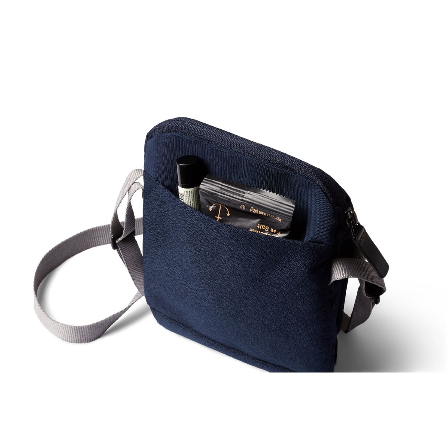 bellroy-city-pouch-navy-6