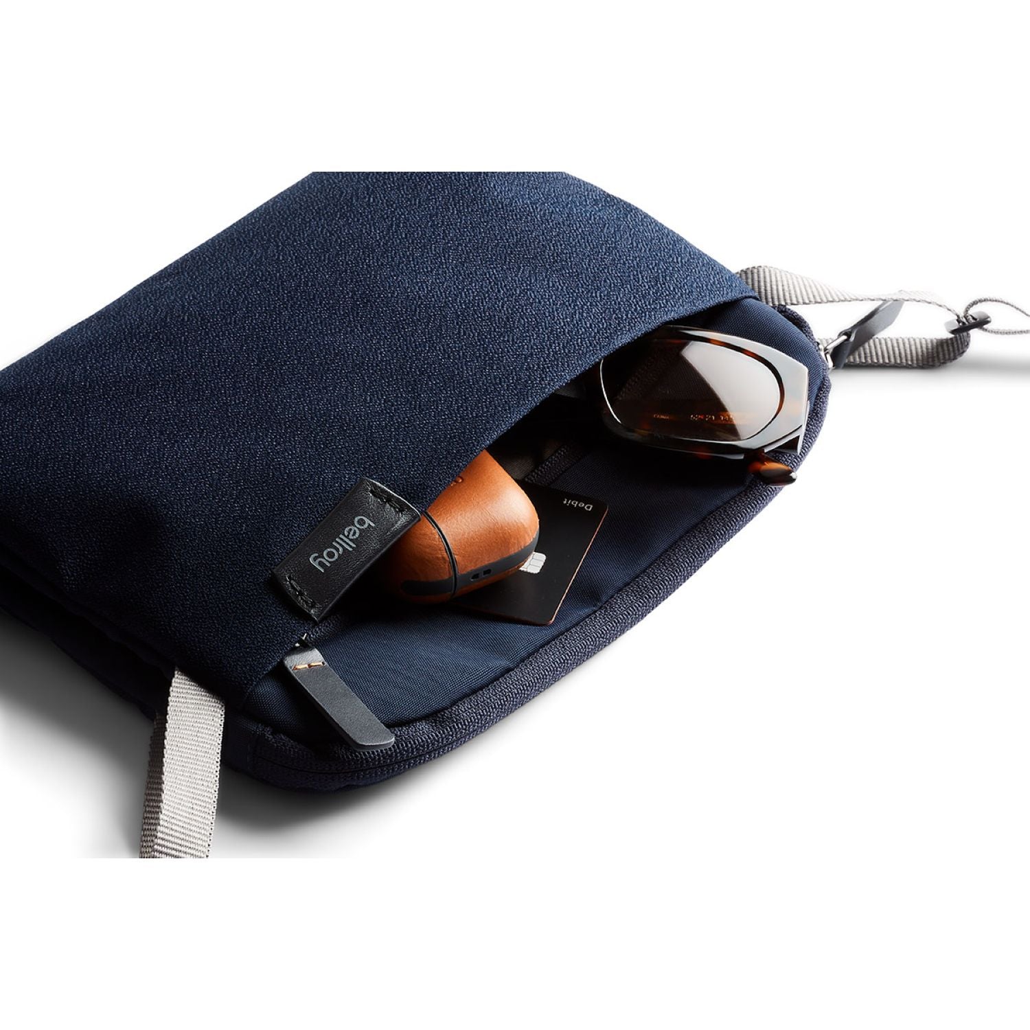 bellroy-city-pouch-plus-navy-5