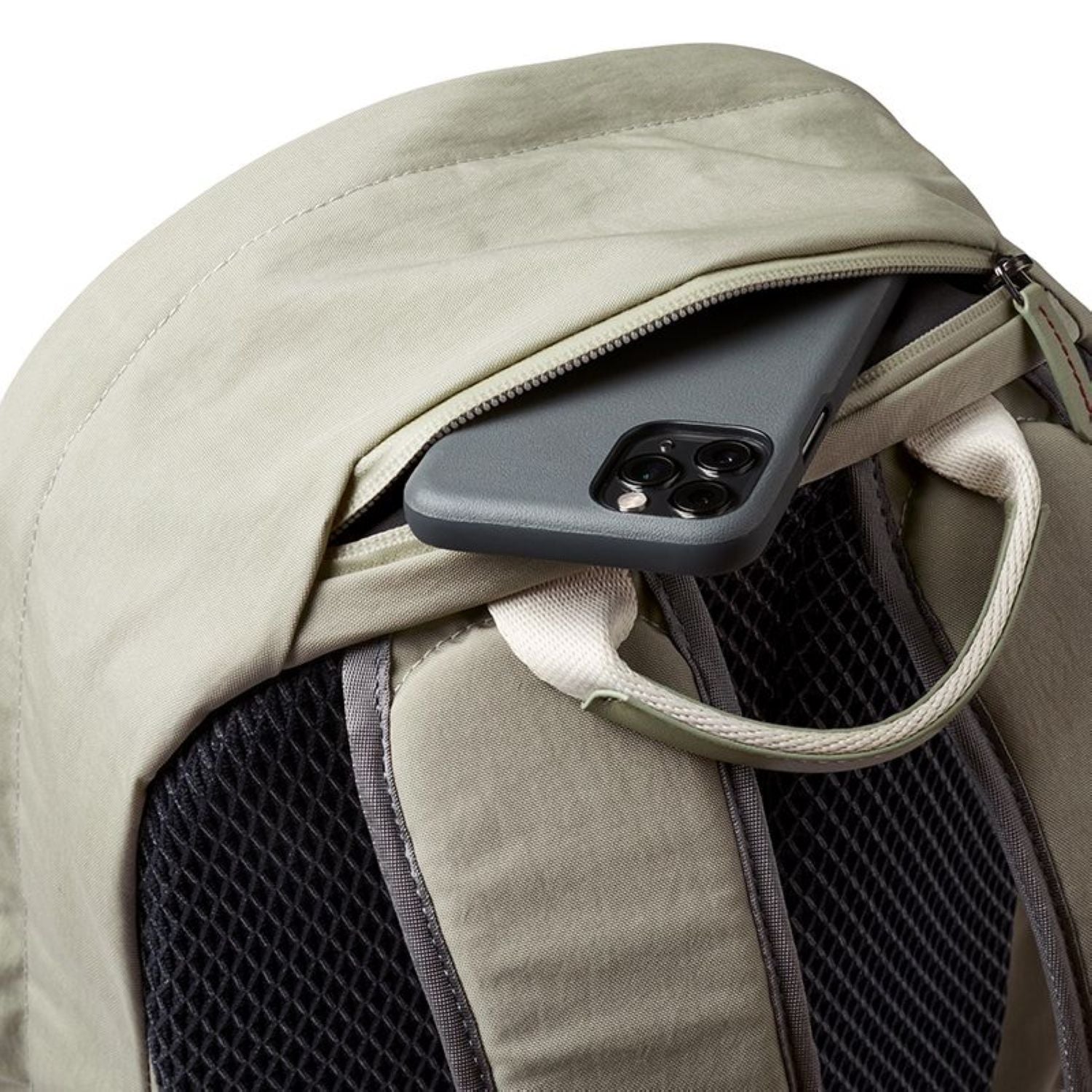 bellroy-classic-backpack-lichen-4