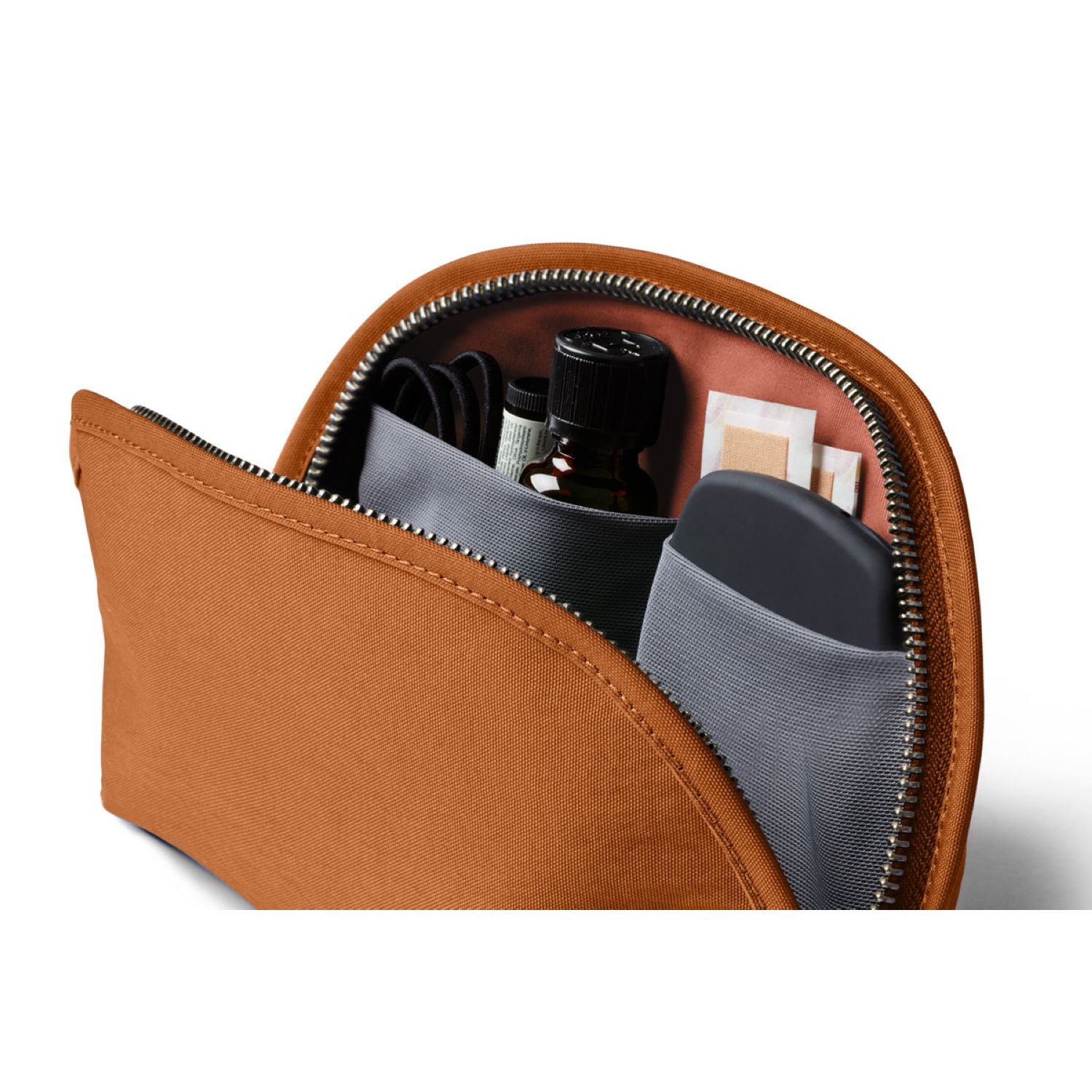 bellroy-classic-pouch-bronze-5