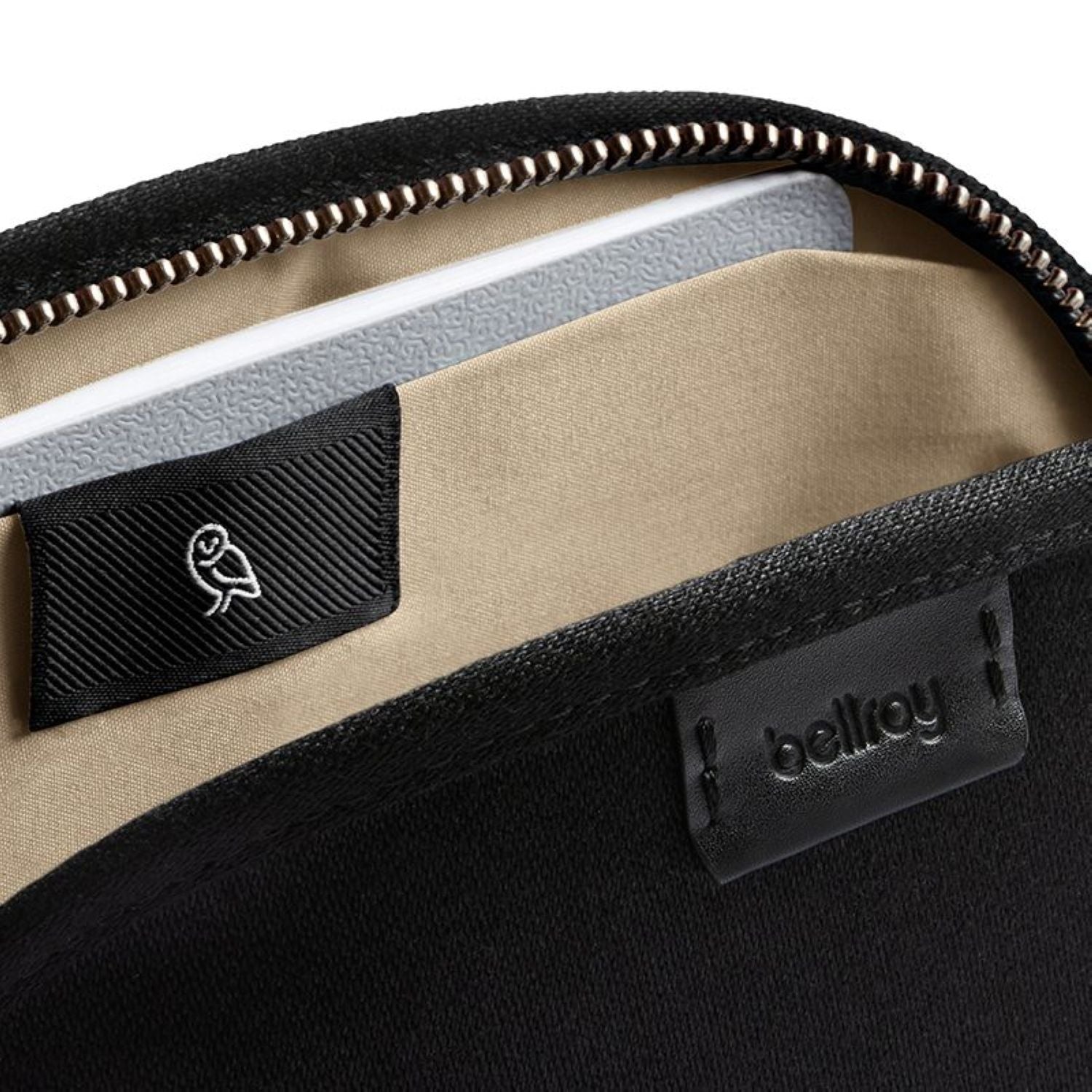 bellroy-classic-pouch-melbourne-black-6