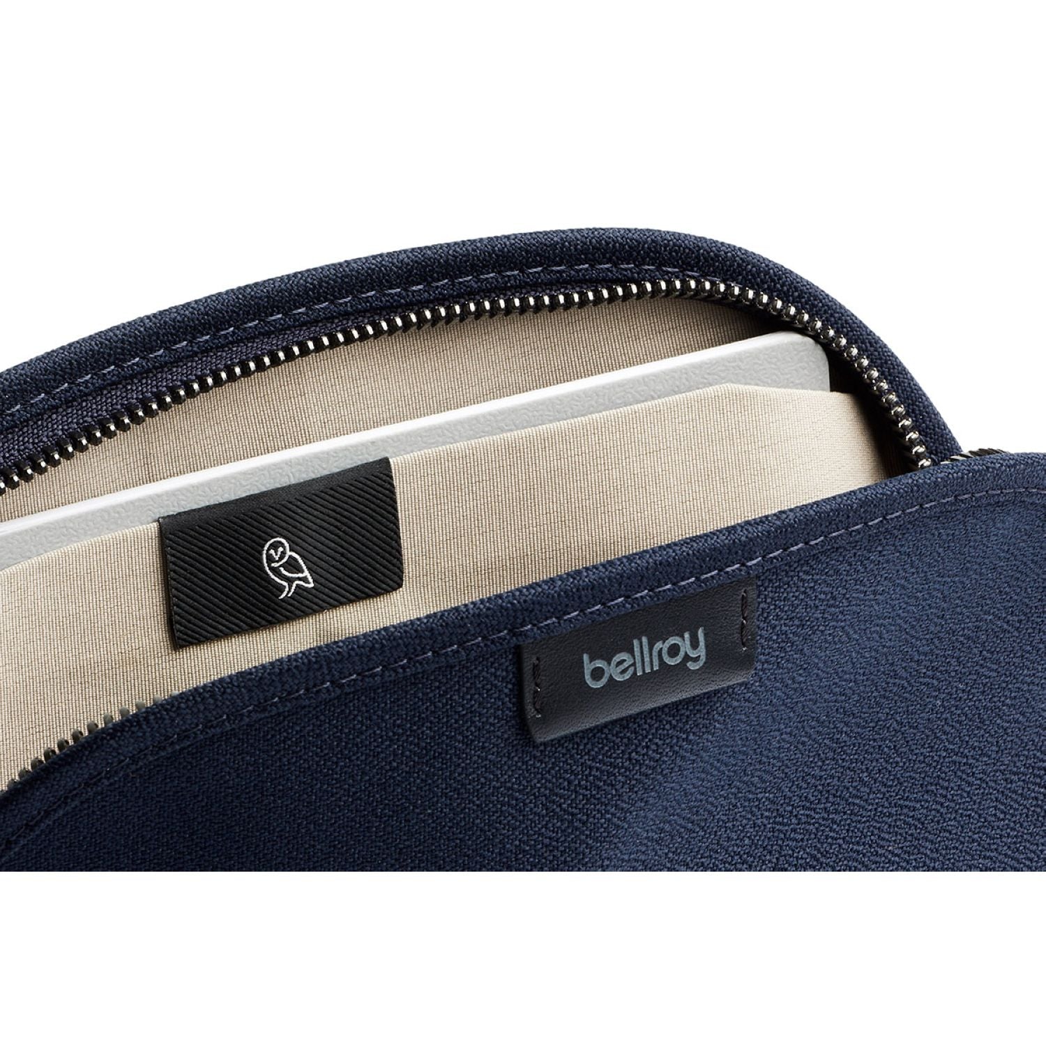 bellroy-classic-pouch-navy-6