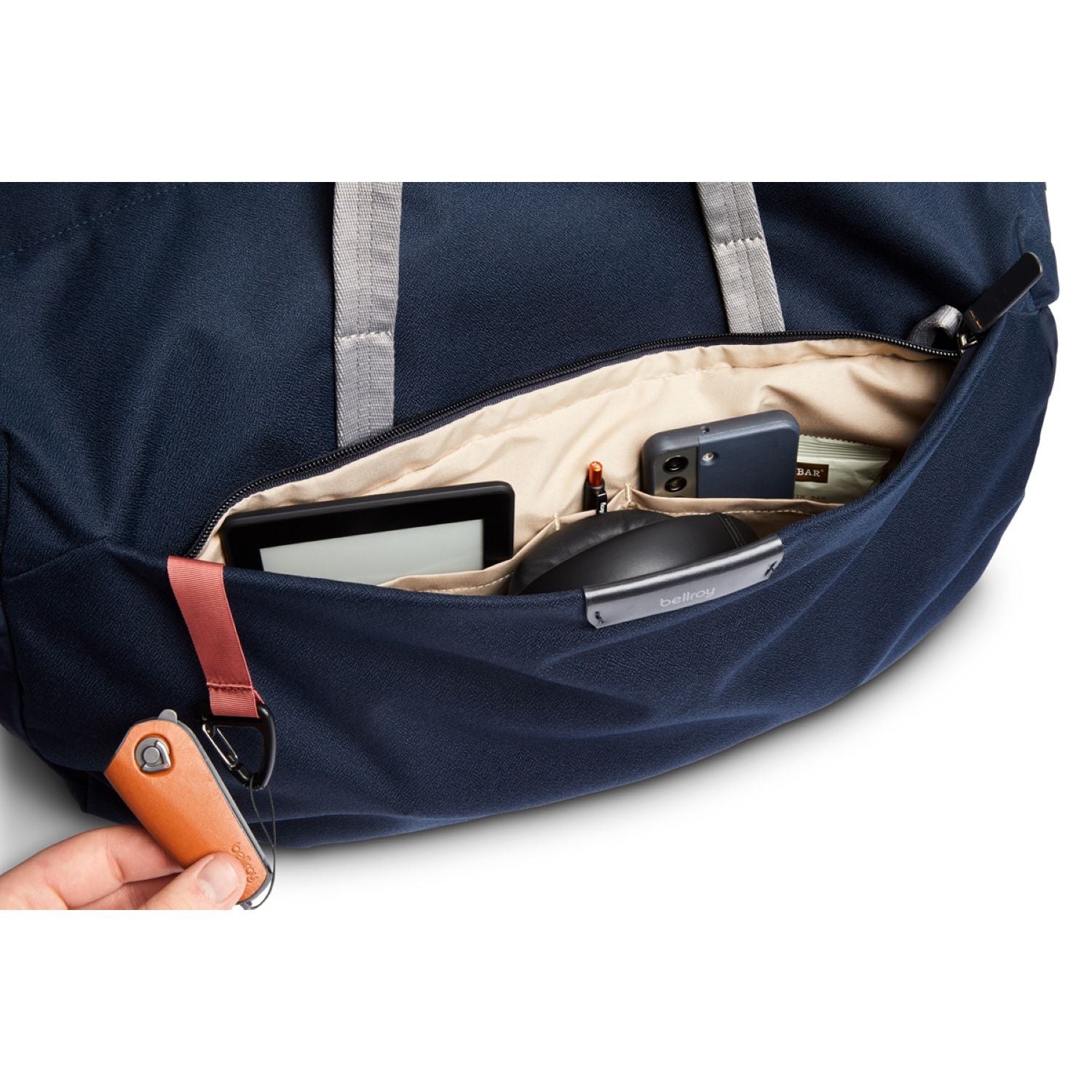 bellroy-classic-weekender-45l-navy-10