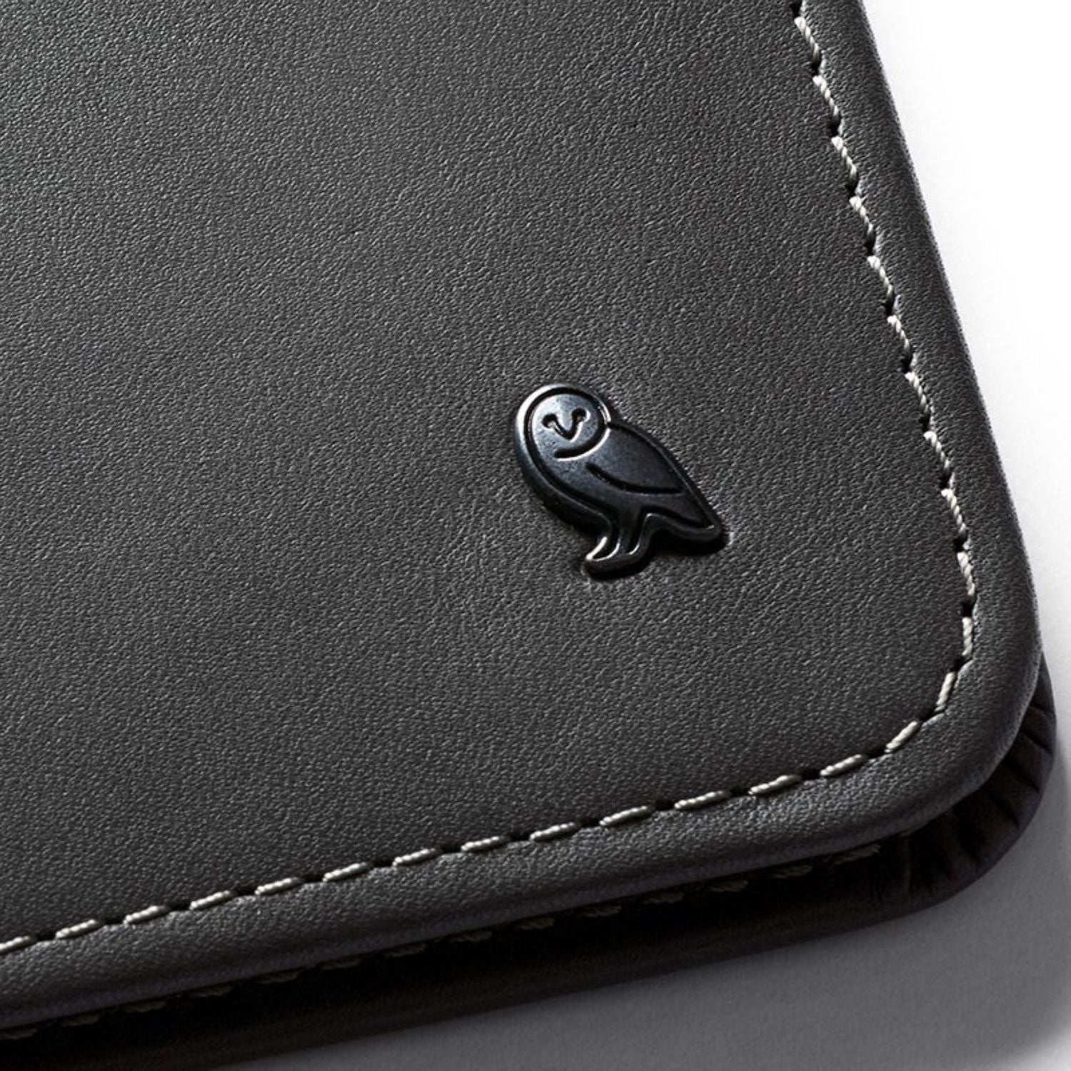 bellroy-hide-seek-wallet-hi-charcoal-cobalt-4